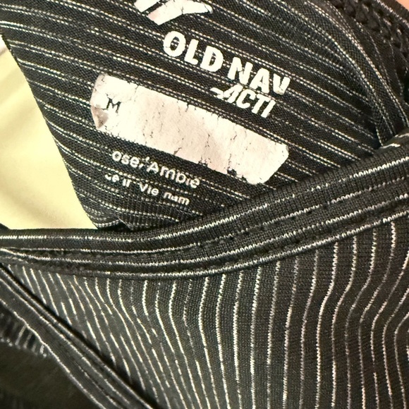 Old Navy Gray Fitted Camisole Top - Picture 3 of 5